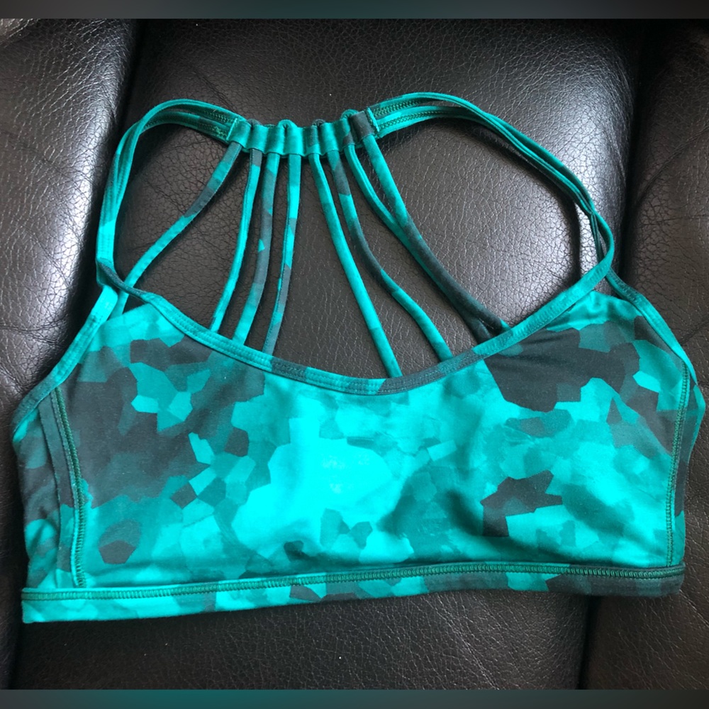 Lululemon Lighten Up Bra Clouded Dreams Cosmic Teal Multi Size 4 EUC!